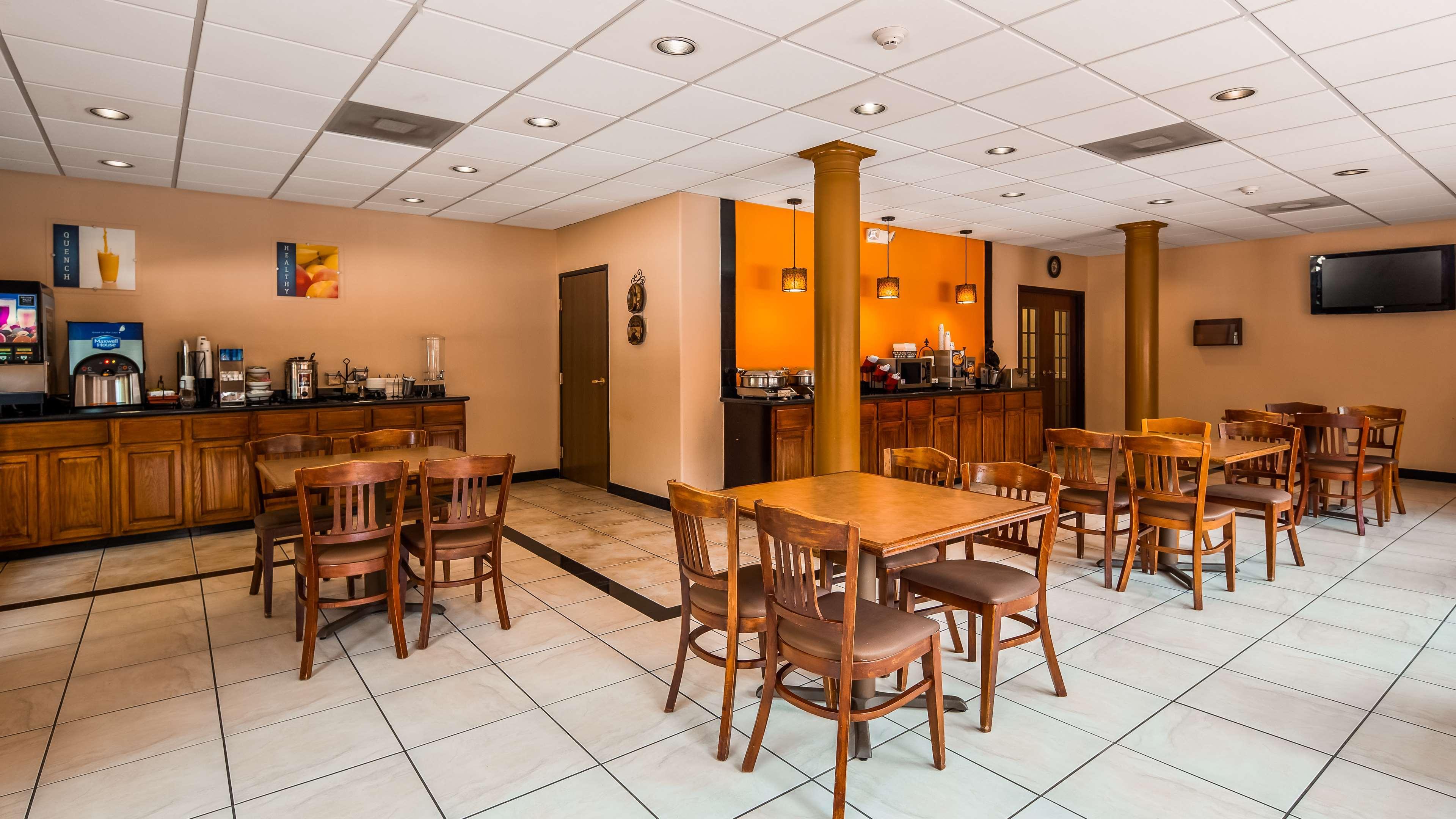 Best Western Plus The Woodlands Exterior photo